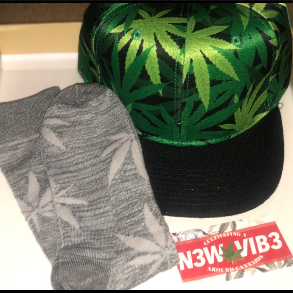HAT & SOCKS BUNDLE 🔥💨 BOTH NWT